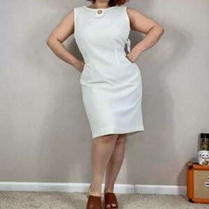 Elegant White Sleeveless Dress